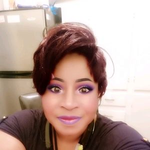 Meet your Posher, Crystal